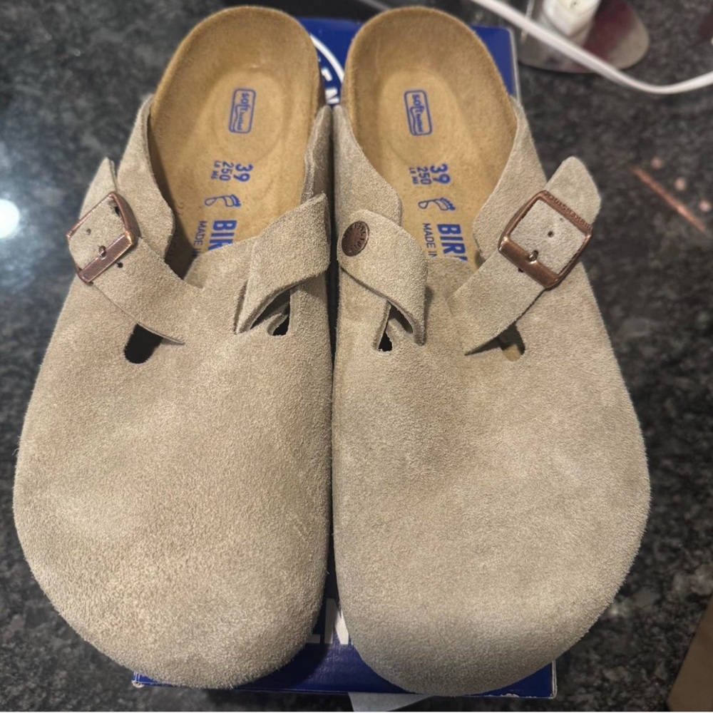 Birkenstock Women's Suede Slippers - Light Brown